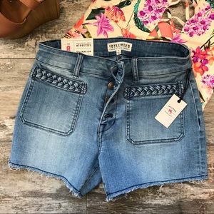 NWT IDYLLWIND JEAN SHORTS!